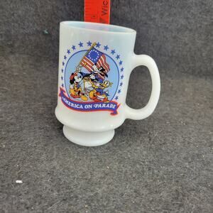 MICKEY MOUSE "AMERICA ON PARADE" Pedestal Style Ovenware Mug